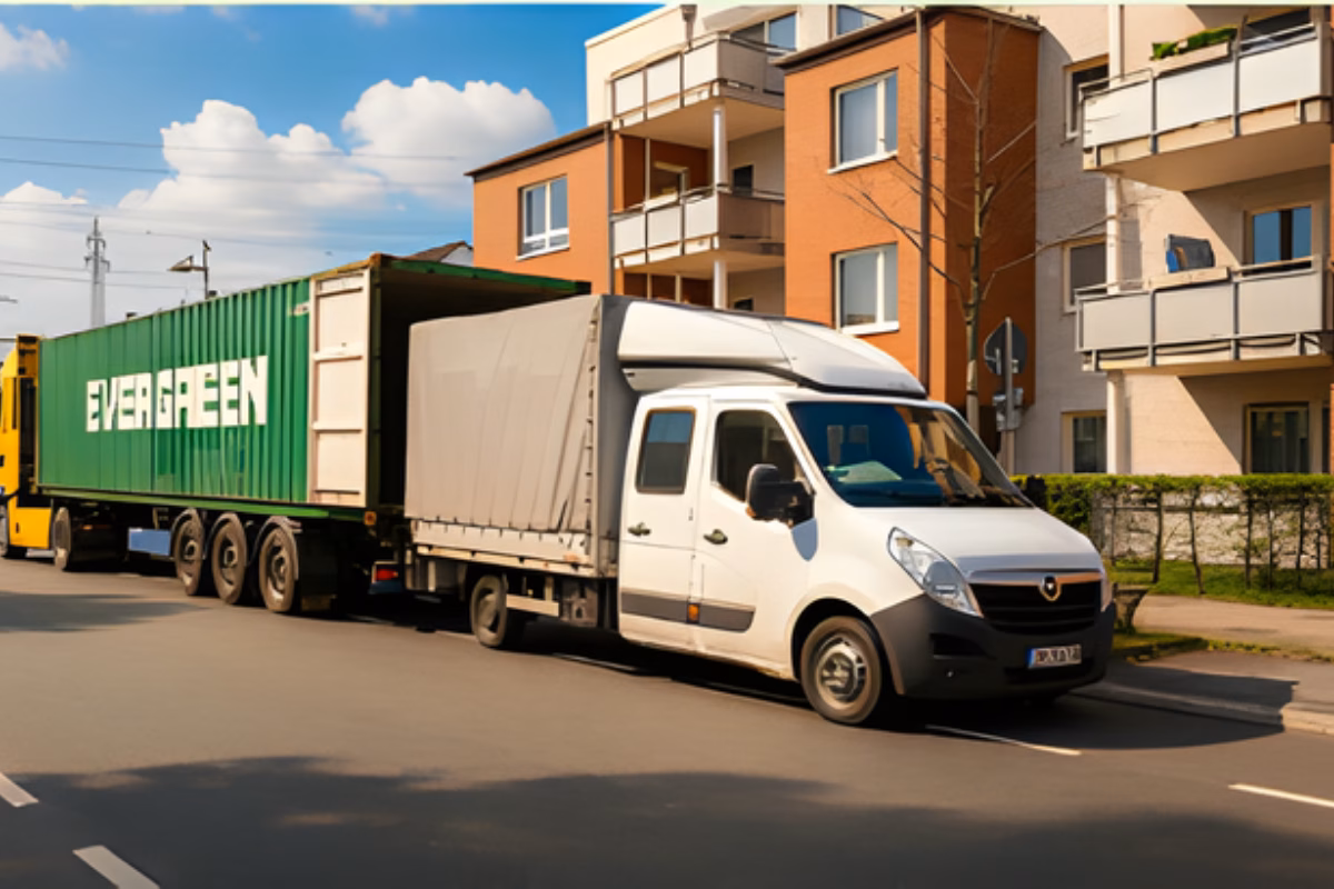 4RELO curtain-sided vans