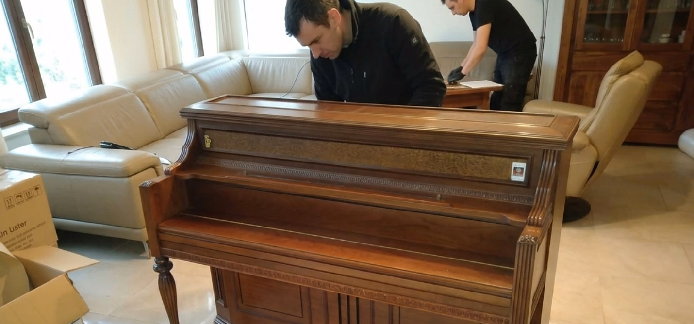 Moving a piano and a safe, external lift